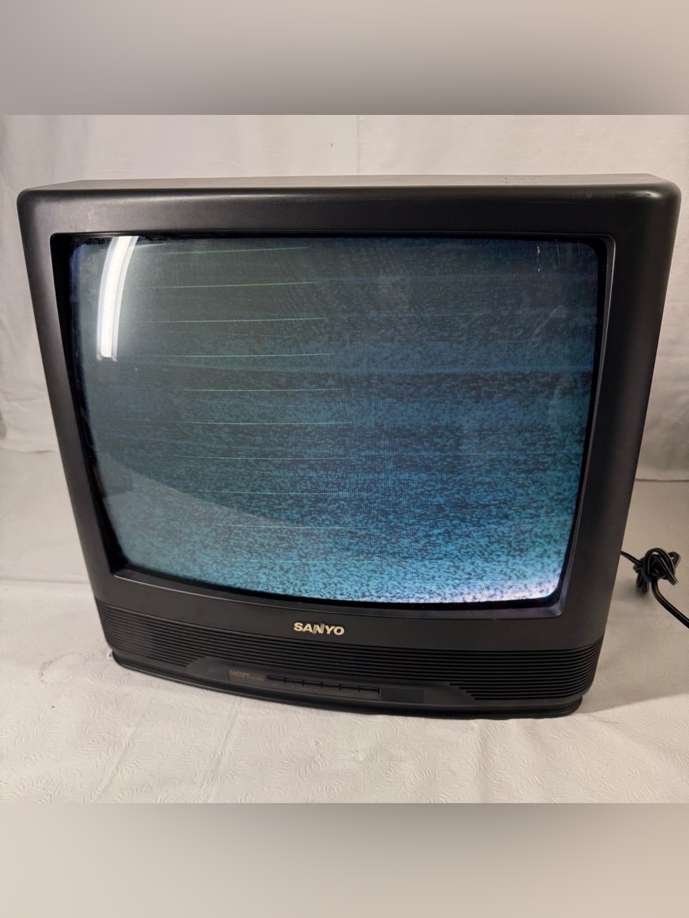 Sanyo DS19430 19-Inch CRT Television (1995)  (NO REMOTE)